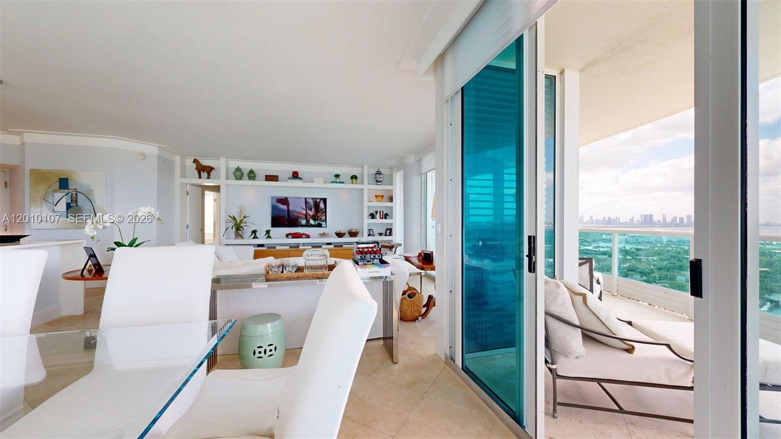 5025 Collins Ave #2206, Miami Beach FL 33140