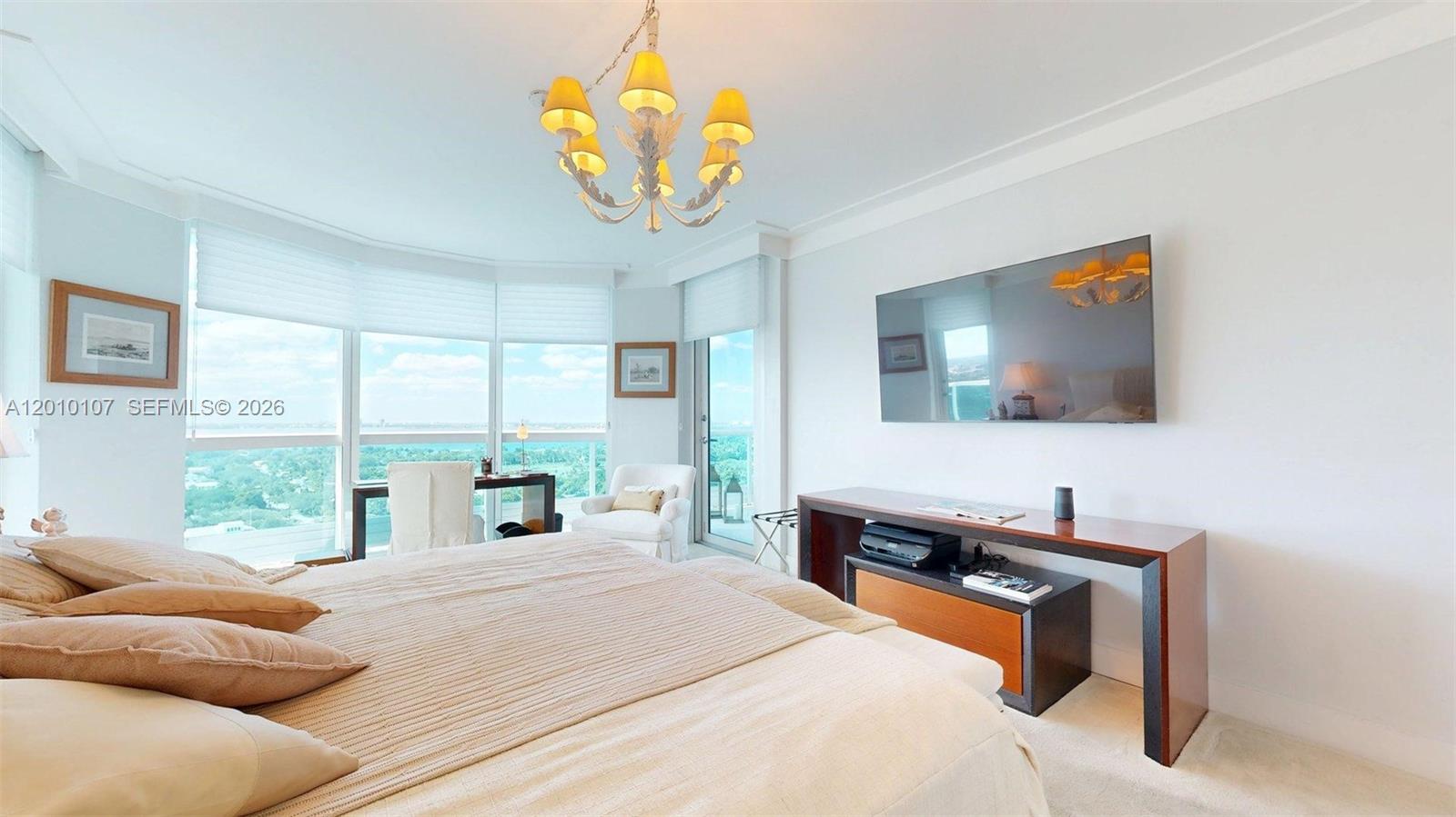 5025 Collins Ave #2206, Miami Beach FL 33140