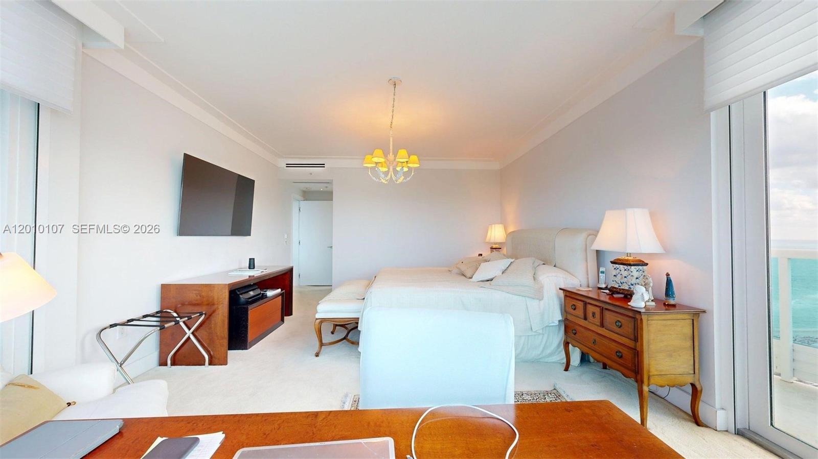 5025 Collins Ave #2206, Miami Beach FL 33140