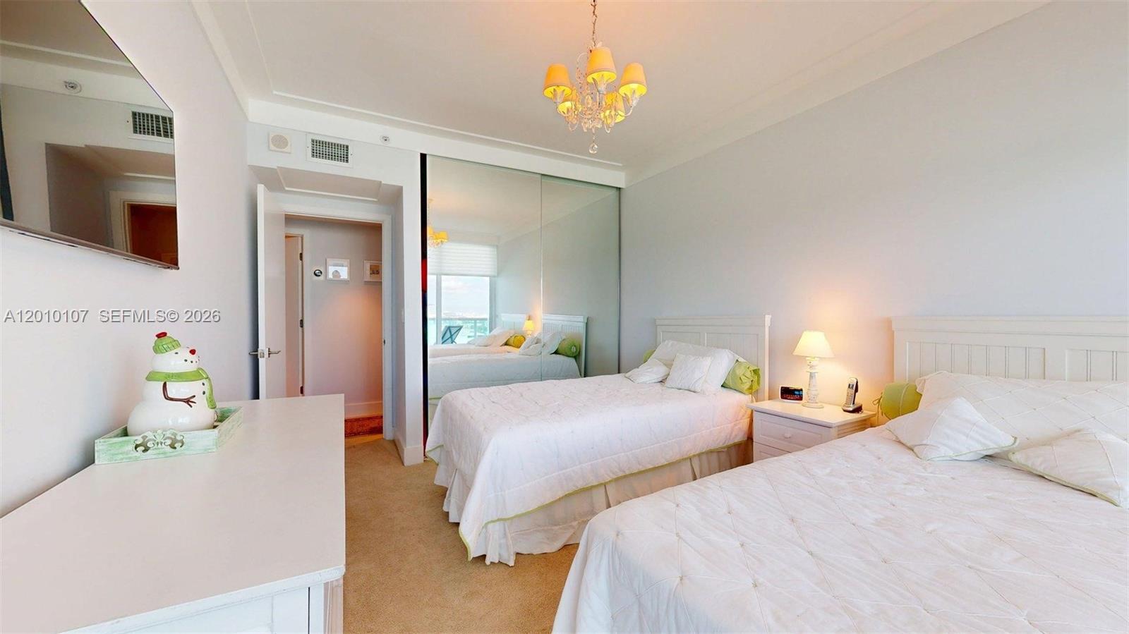 5025 Collins Ave #2206, Miami Beach FL 33140