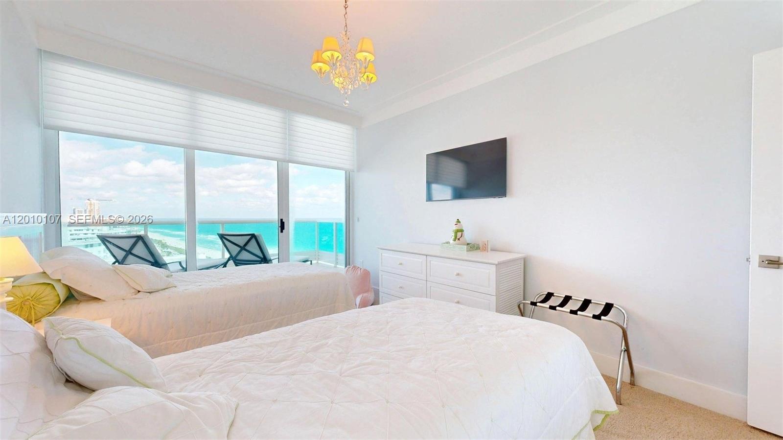 5025 Collins Ave #2206, Miami Beach FL 33140