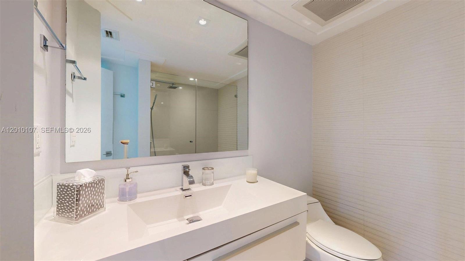 5025 Collins Ave #2206, Miami Beach FL 33140