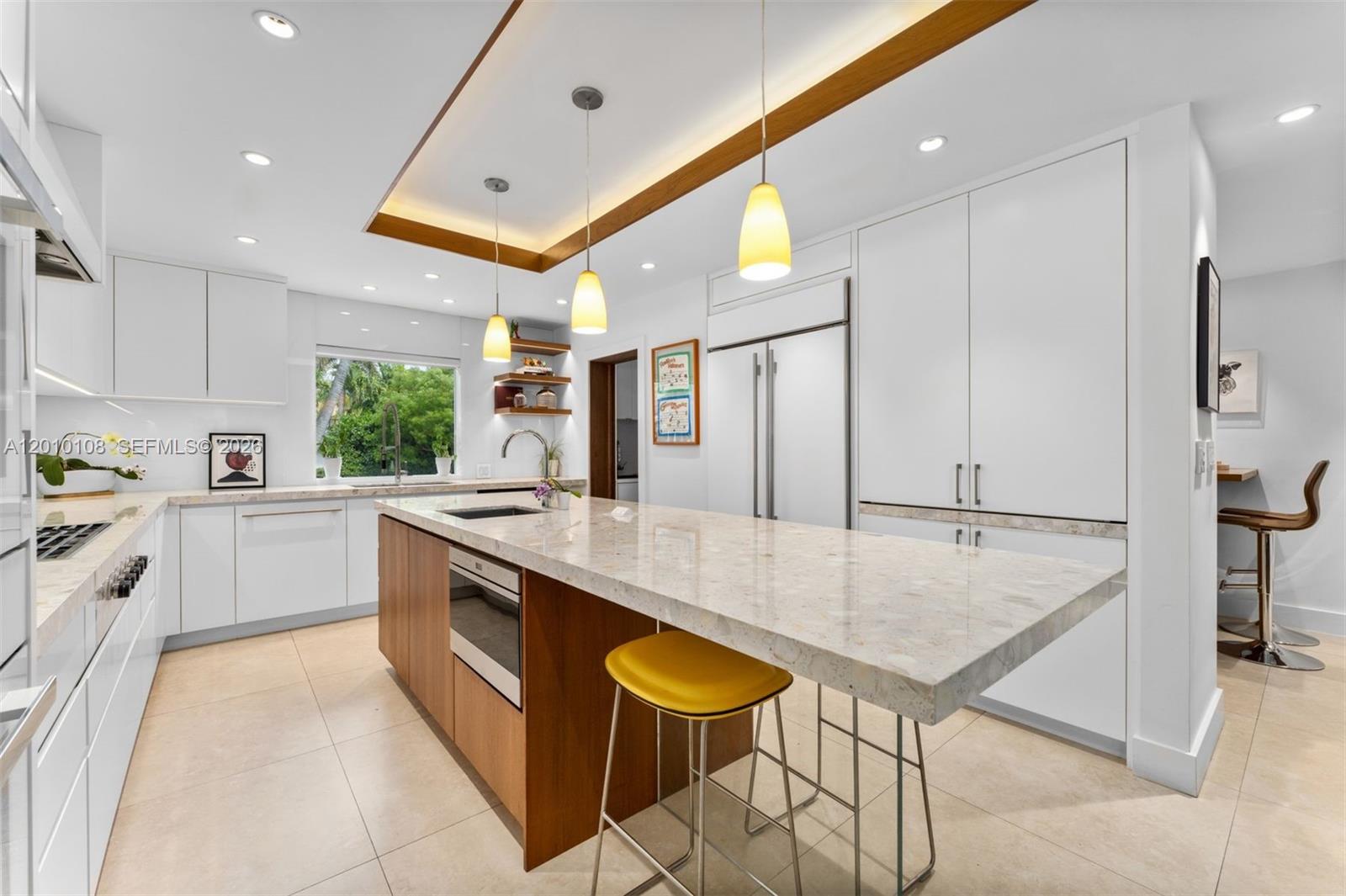 690 Warren Ln, Key Biscayne FL 33149