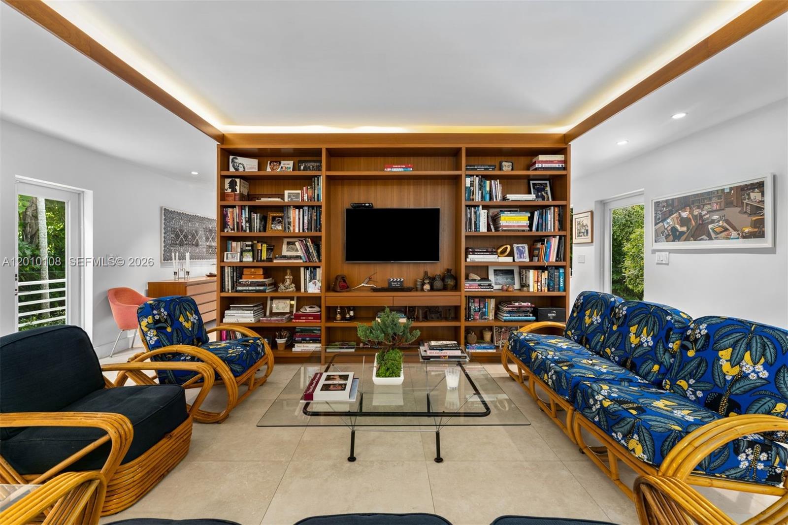 690 Warren Ln, Key Biscayne FL 33149