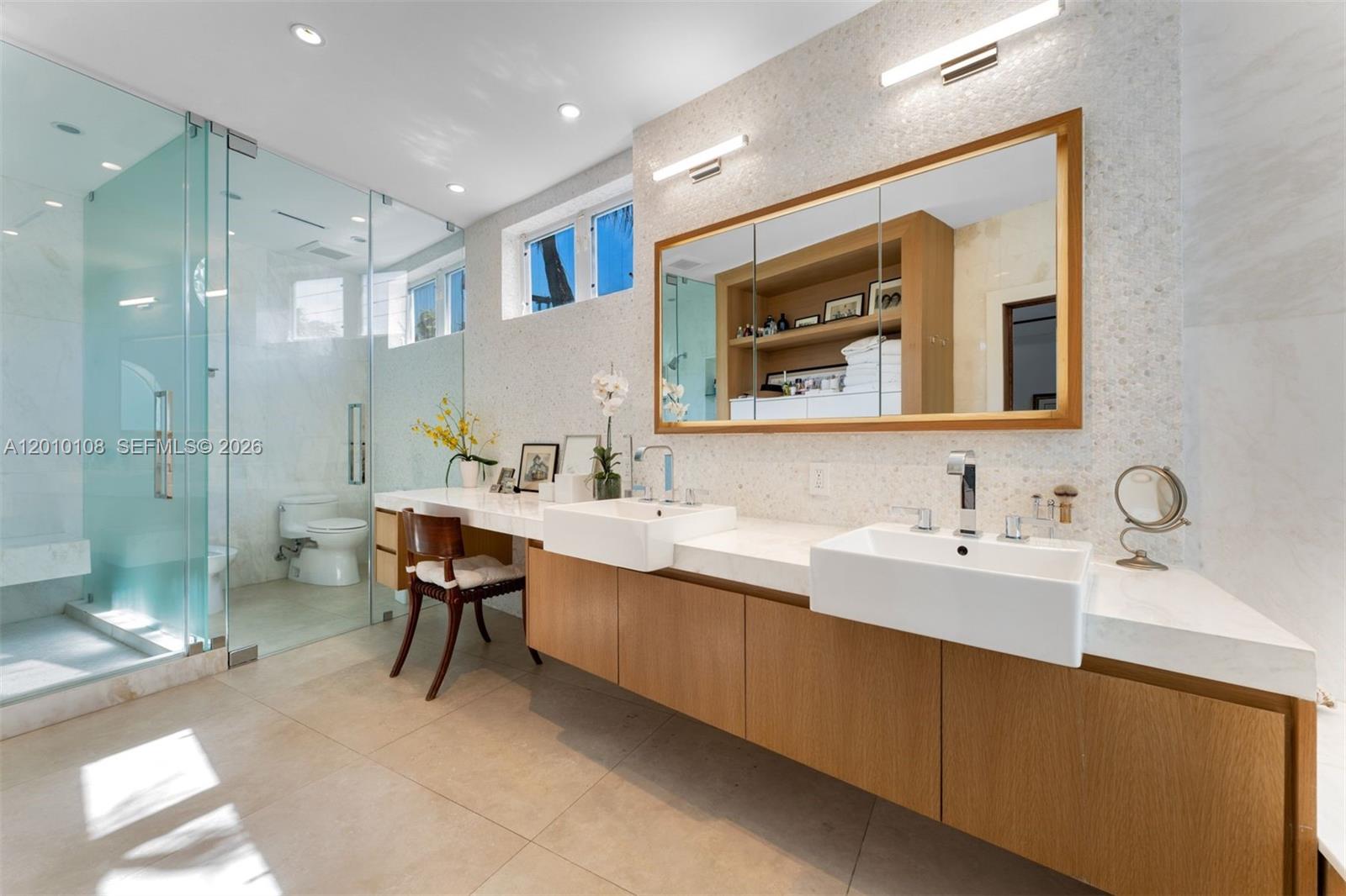 690 Warren Ln, Key Biscayne FL 33149