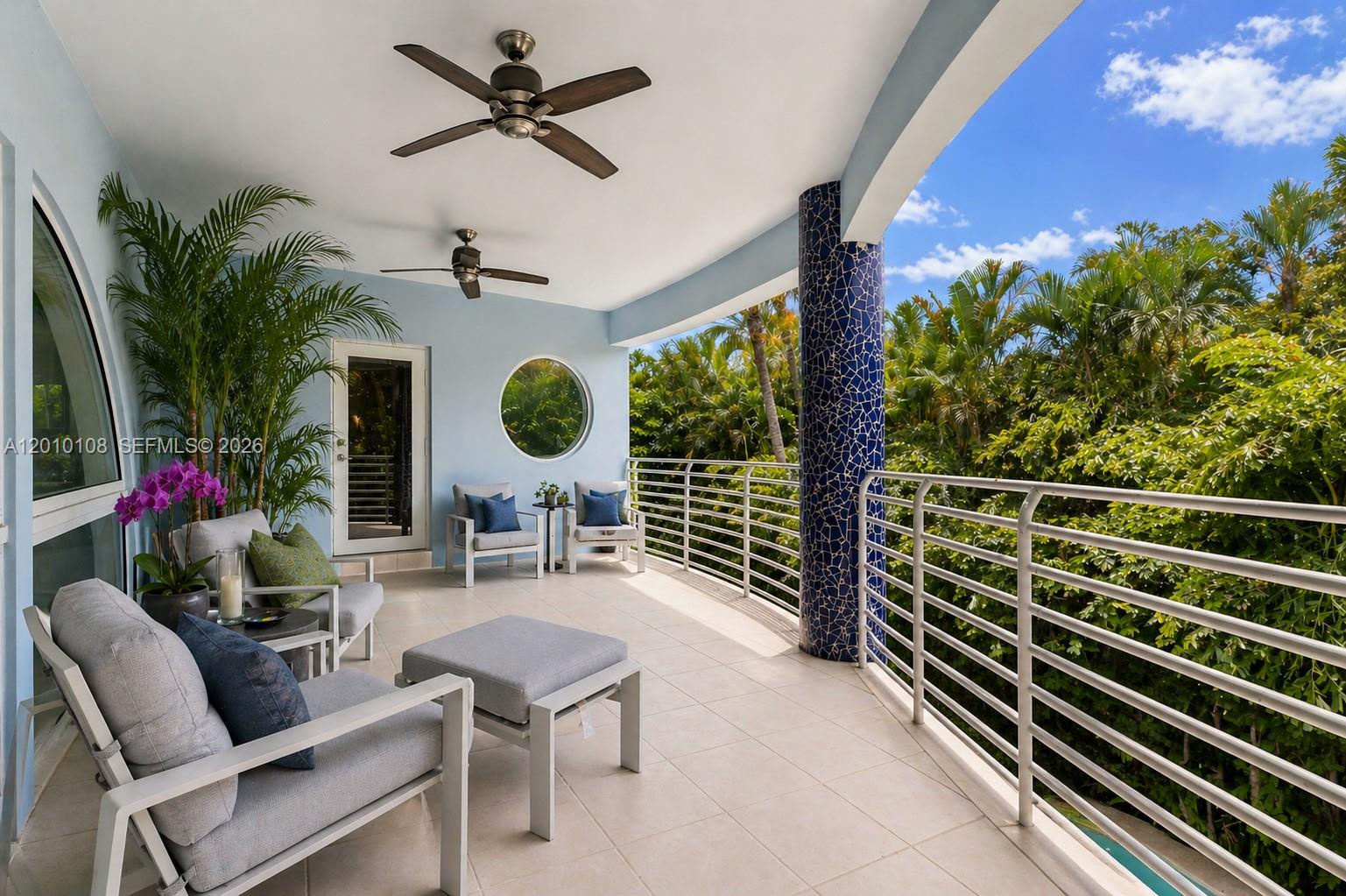 690 Warren Ln, Key Biscayne FL 33149