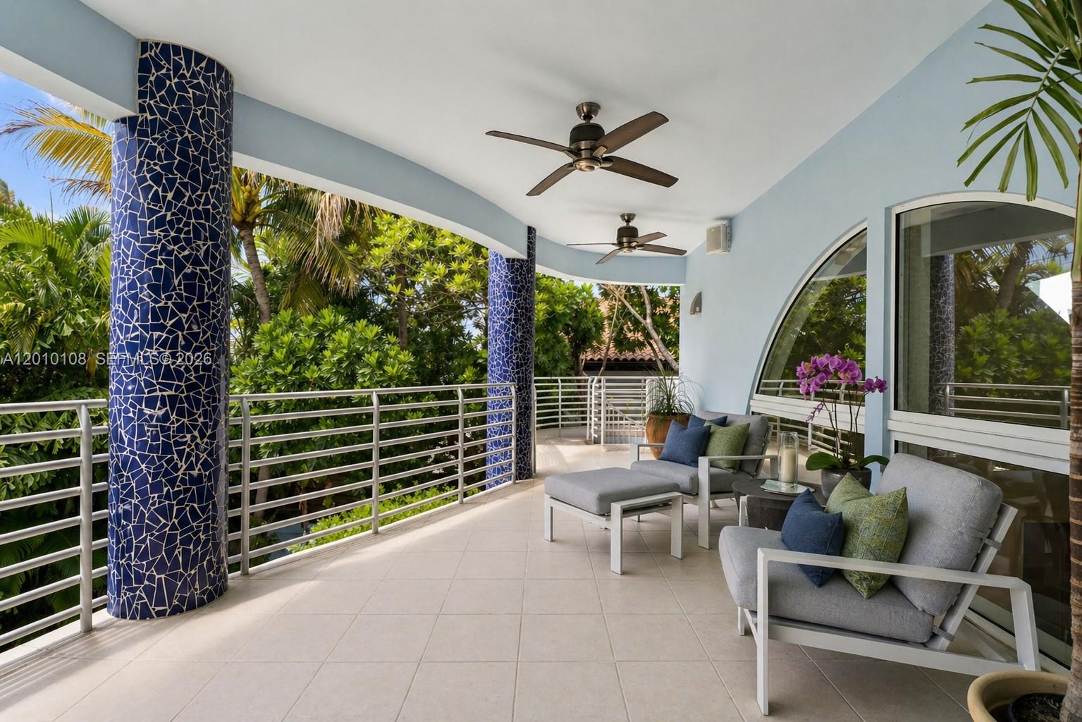 690 Warren Ln, Key Biscayne FL 33149
