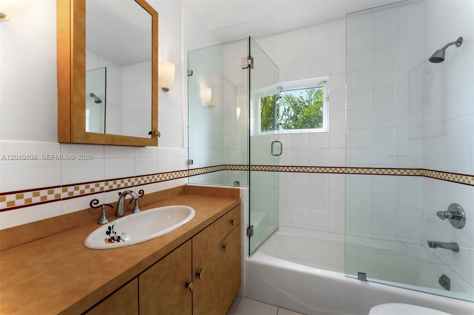 690 Warren Ln, Key Biscayne FL 33149