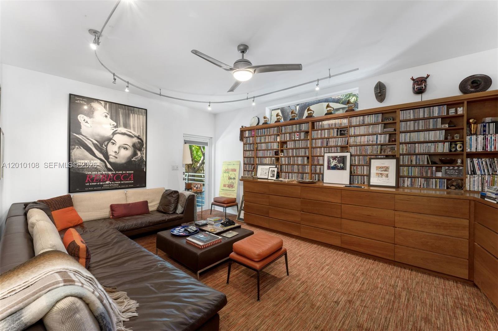 690 Warren Ln, Key Biscayne FL 33149