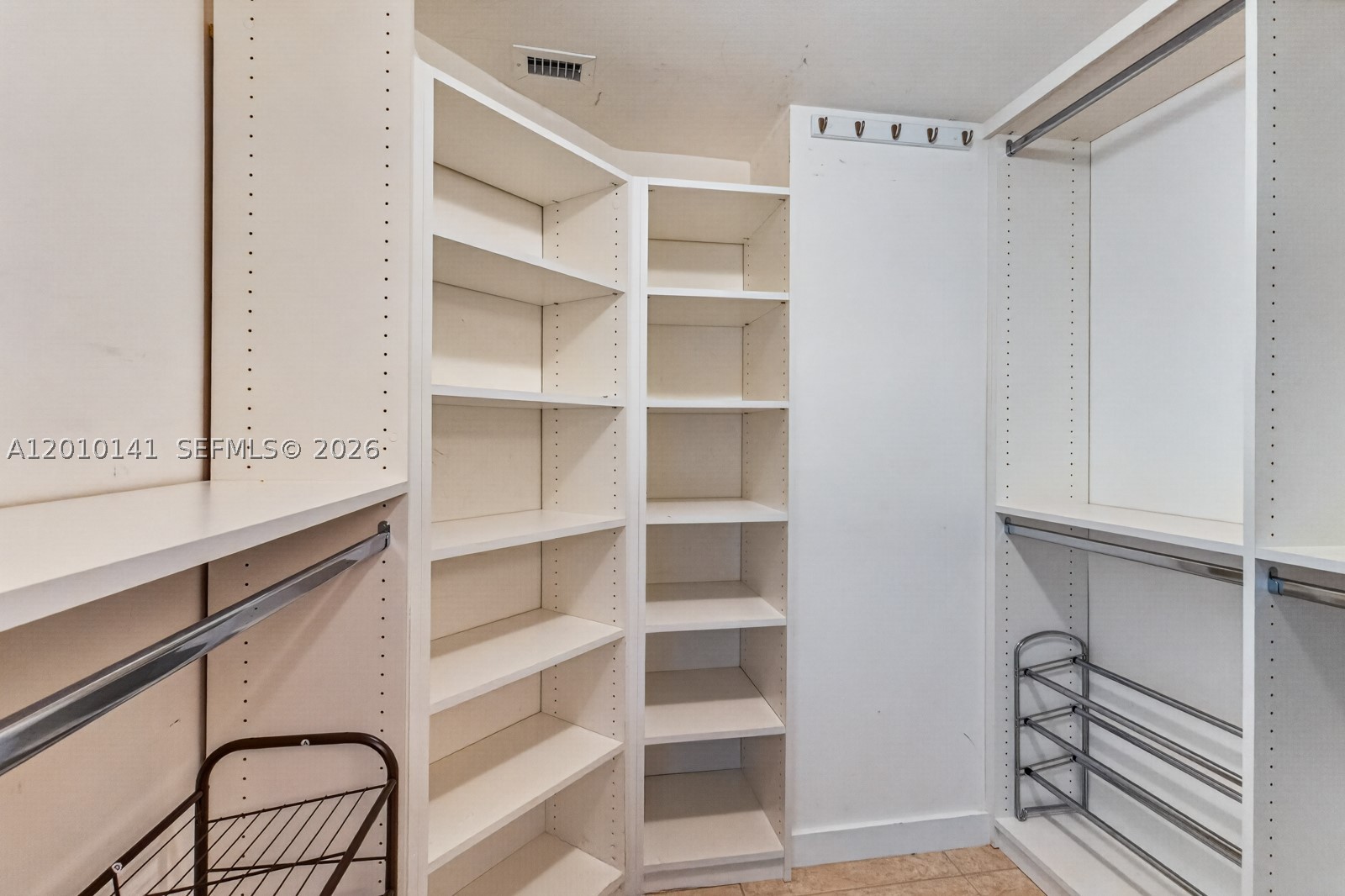3500 Mystic Pointe Dr #302, Aventura FL 33180