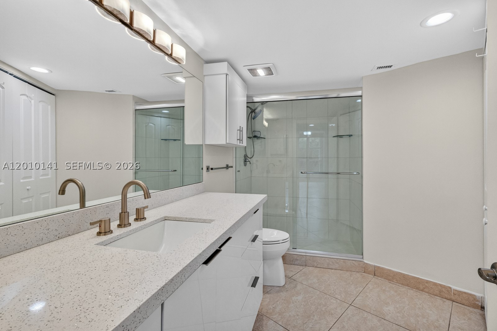 3500 Mystic Pointe Dr #302, Aventura FL 33180