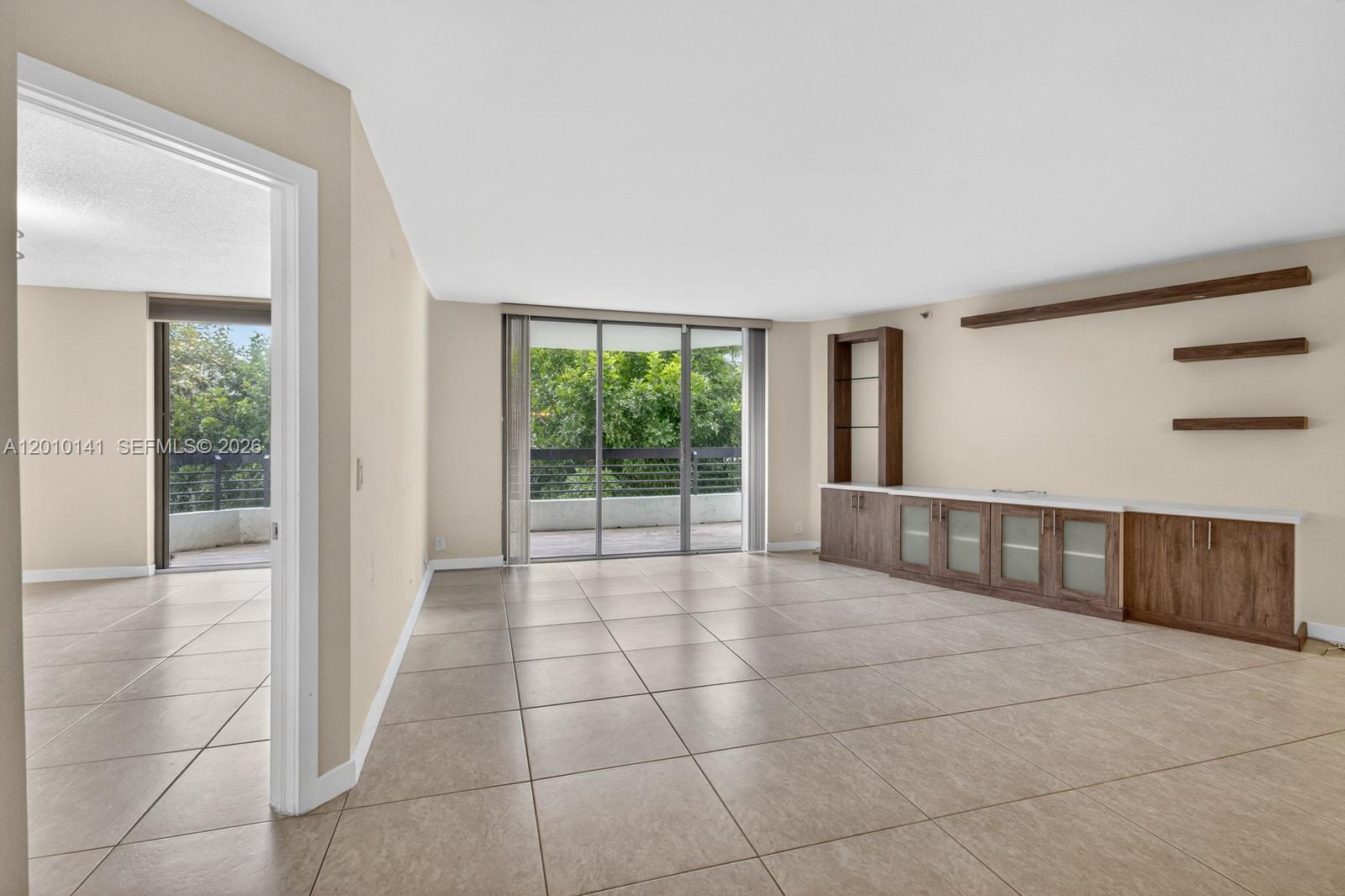 3500 Mystic Pointe Dr #302, Aventura FL 33180