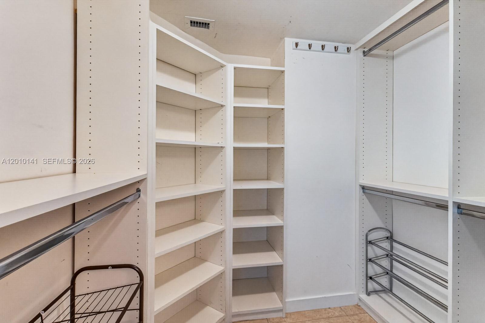 3500 Mystic Pointe Dr #302, Aventura FL 33180