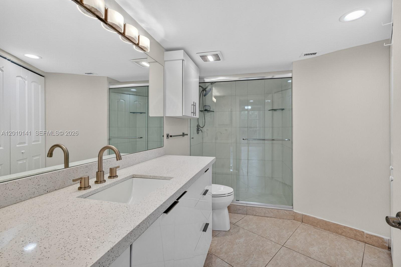 3500 Mystic Pointe Dr #302, Aventura FL 33180