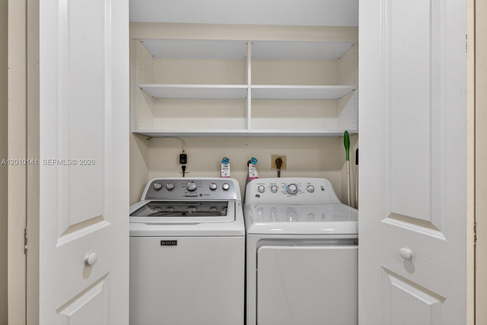3500 Mystic Pointe Dr #302, Aventura FL 33180