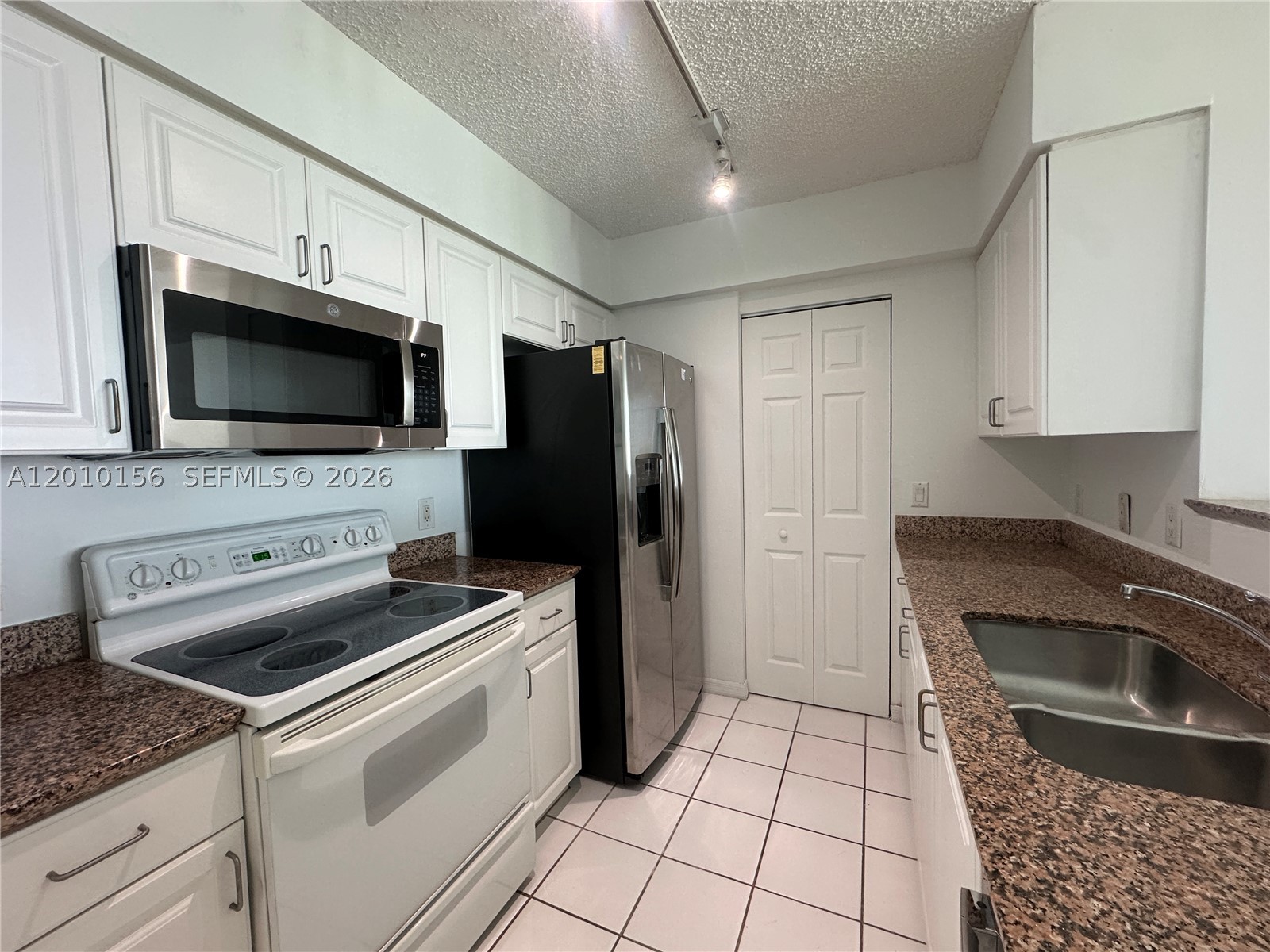 1155 Brickell Bay Dr #3007, Miami FL 33131