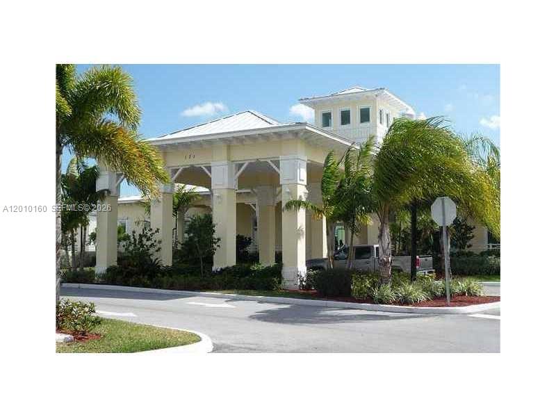 372 NE 26th Pl #201, Homestead FL 33033