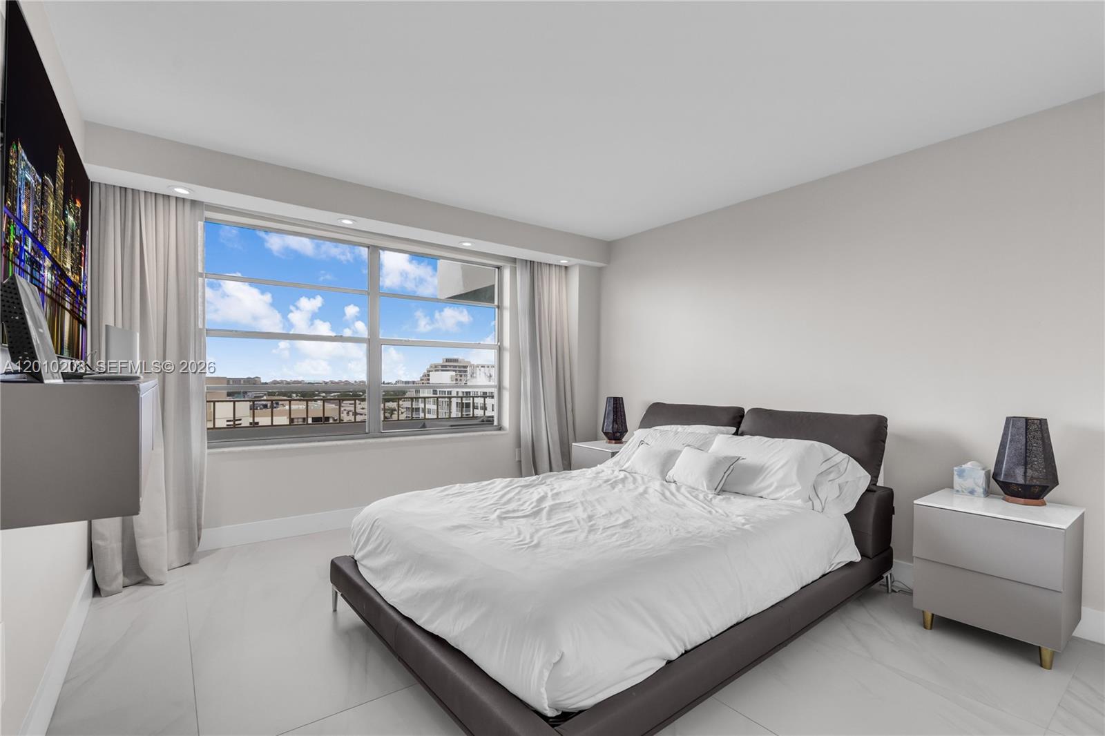 155 Ocean Lane Dr #1105, Key Biscayne FL 33149