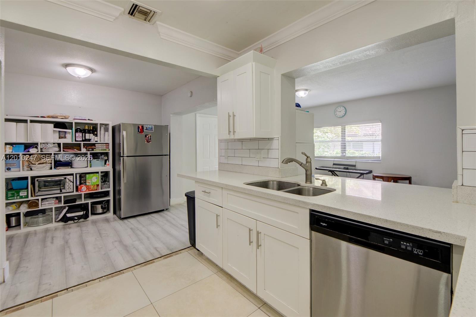 7454 NW 48th Pl, Lauderhill FL 33319