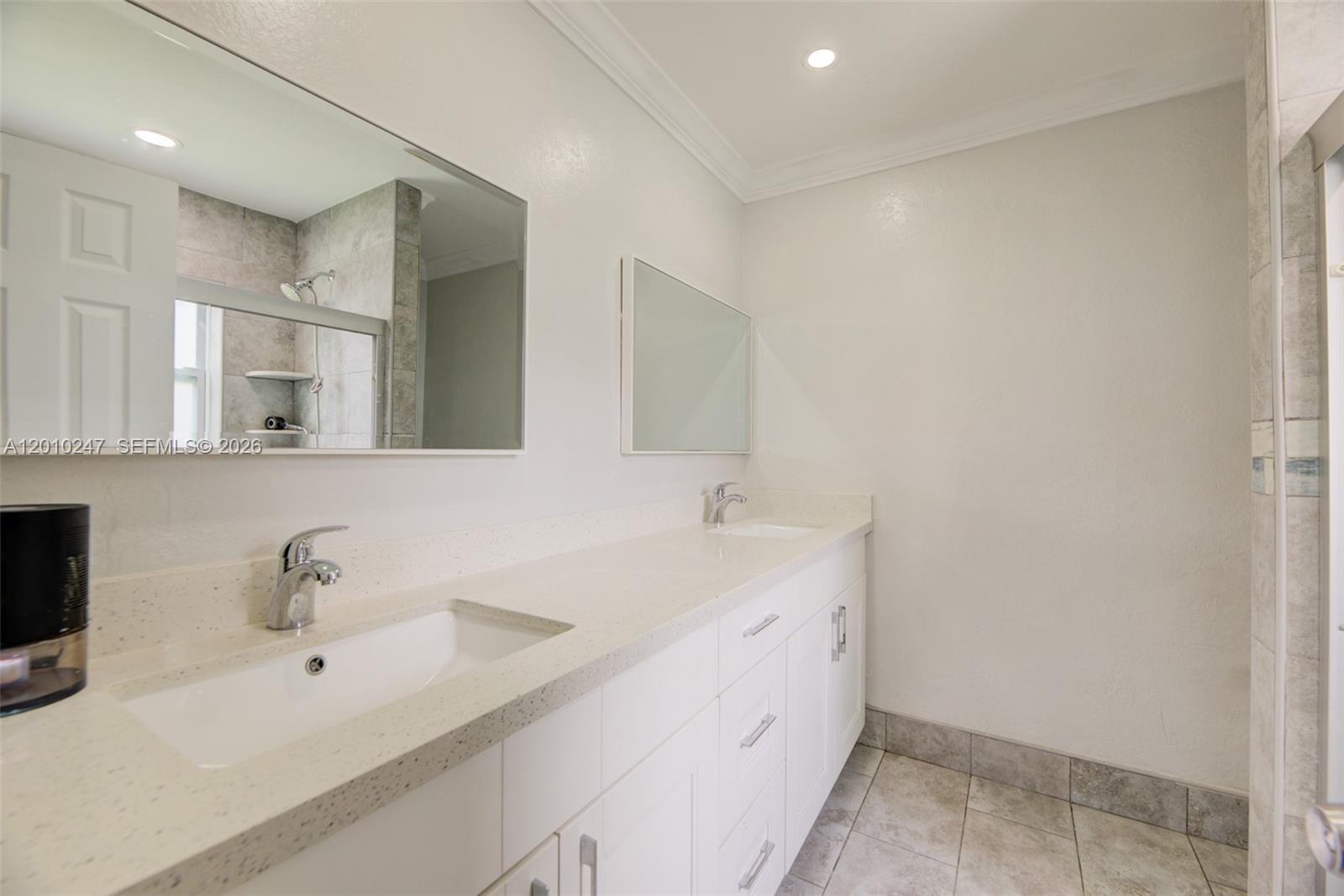 7454 NW 48th Pl, Lauderhill FL 33319