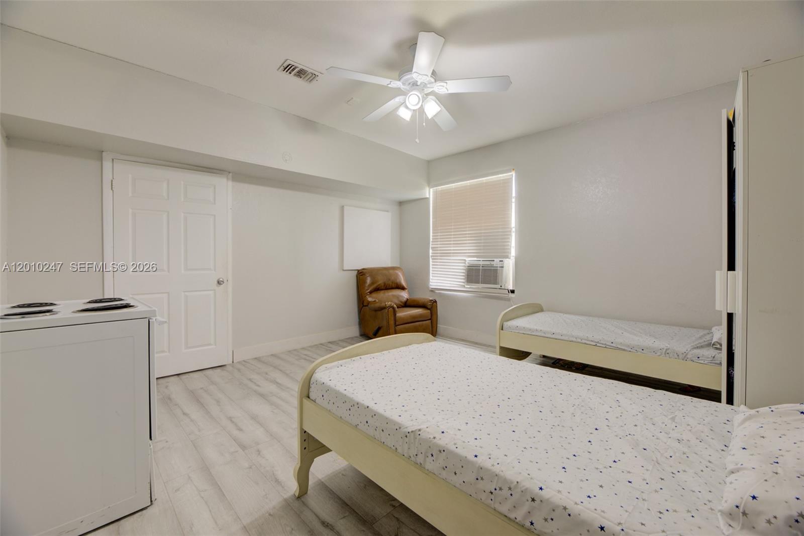 7454 NW 48th Pl, Lauderhill FL 33319