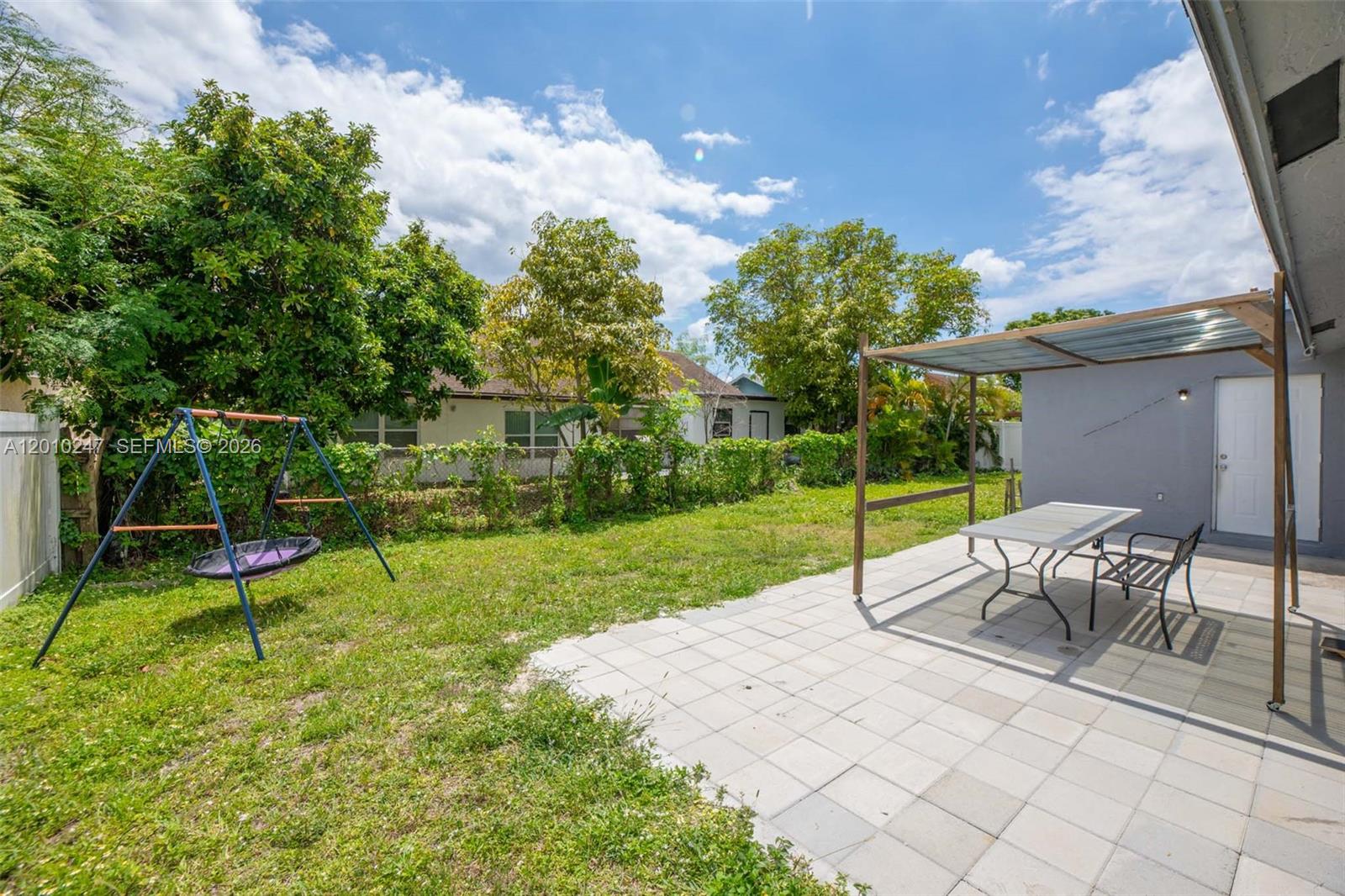 7454 NW 48th Pl, Lauderhill FL 33319
