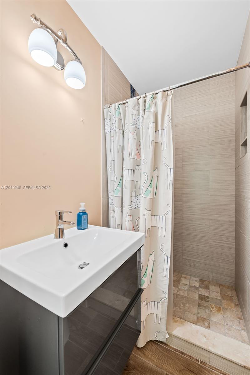 343 Virginia St, Hollywood FL 33019