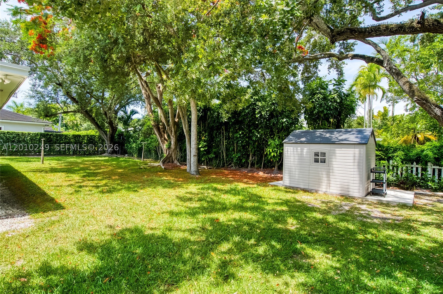 7800 SW 57th Ct, South Miami FL 33143