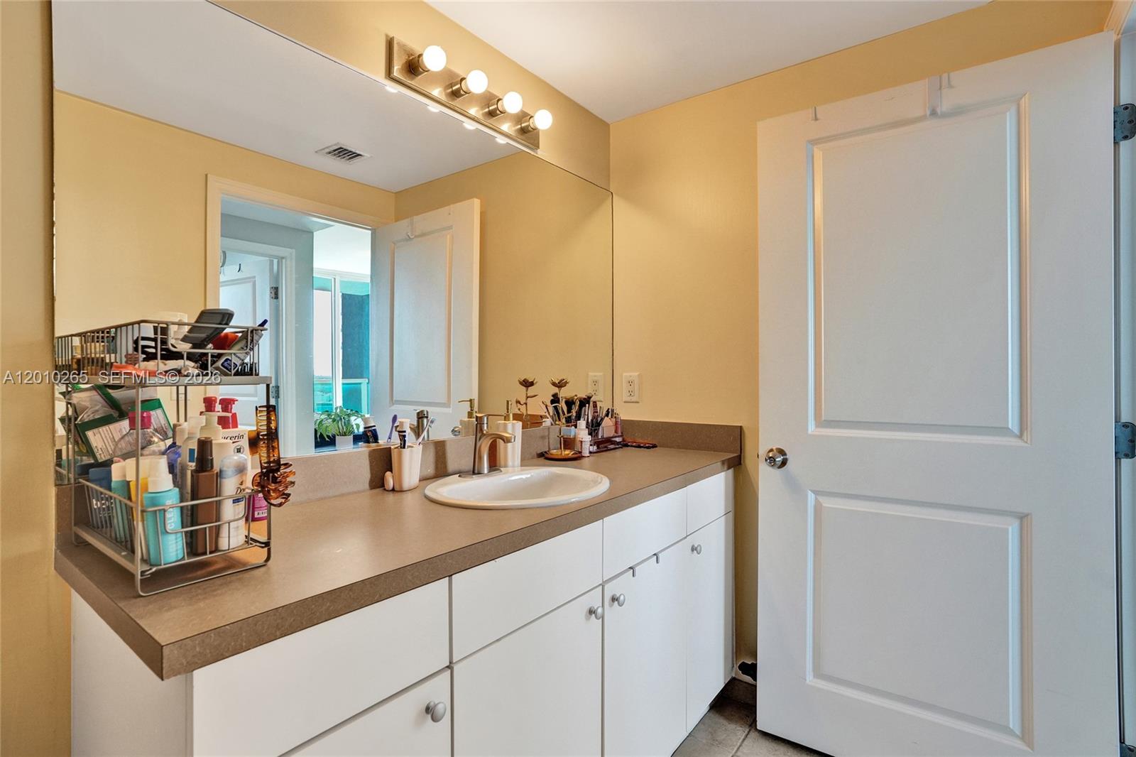 1250 S Miami Ave #2103, Miami FL 33130