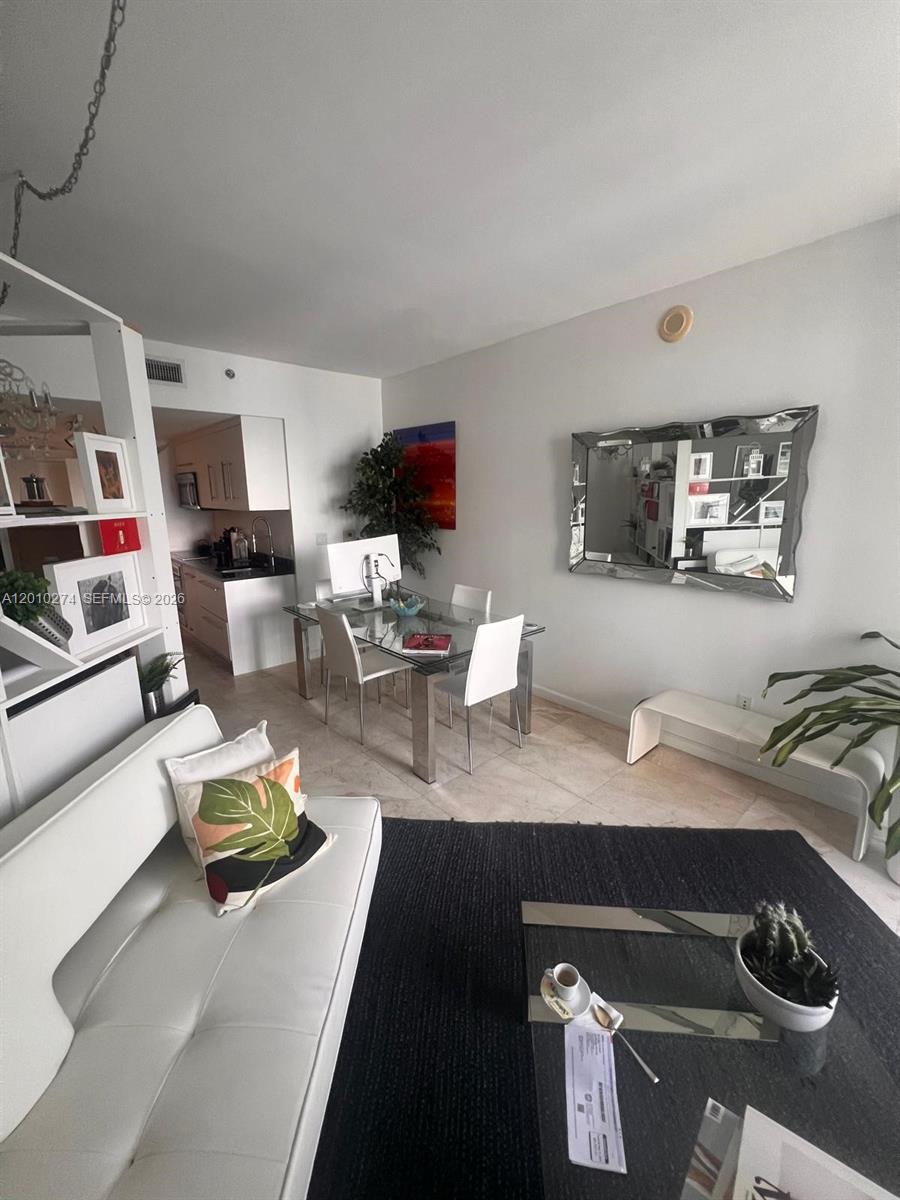 475 Brickell Ave #4508, Miami FL 33131