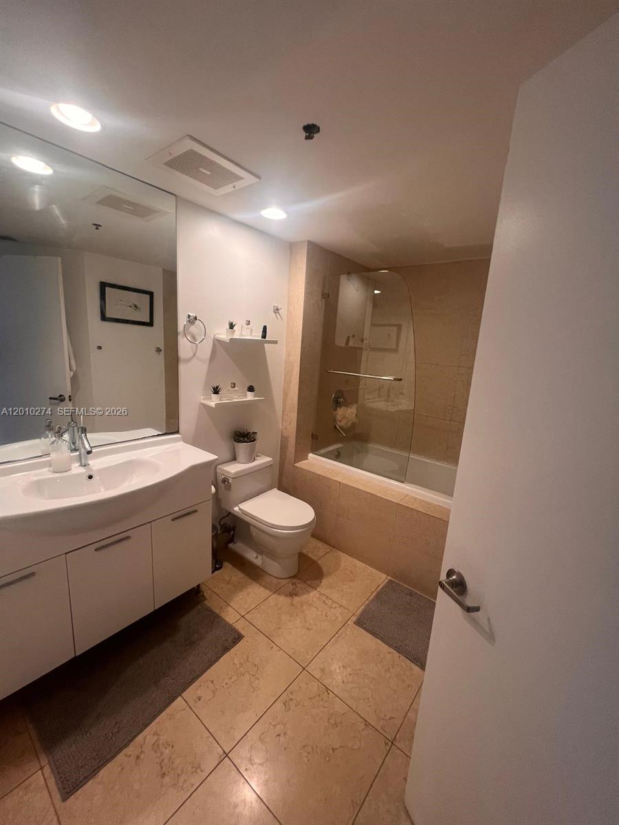 475 Brickell Ave #4508, Miami FL 33131