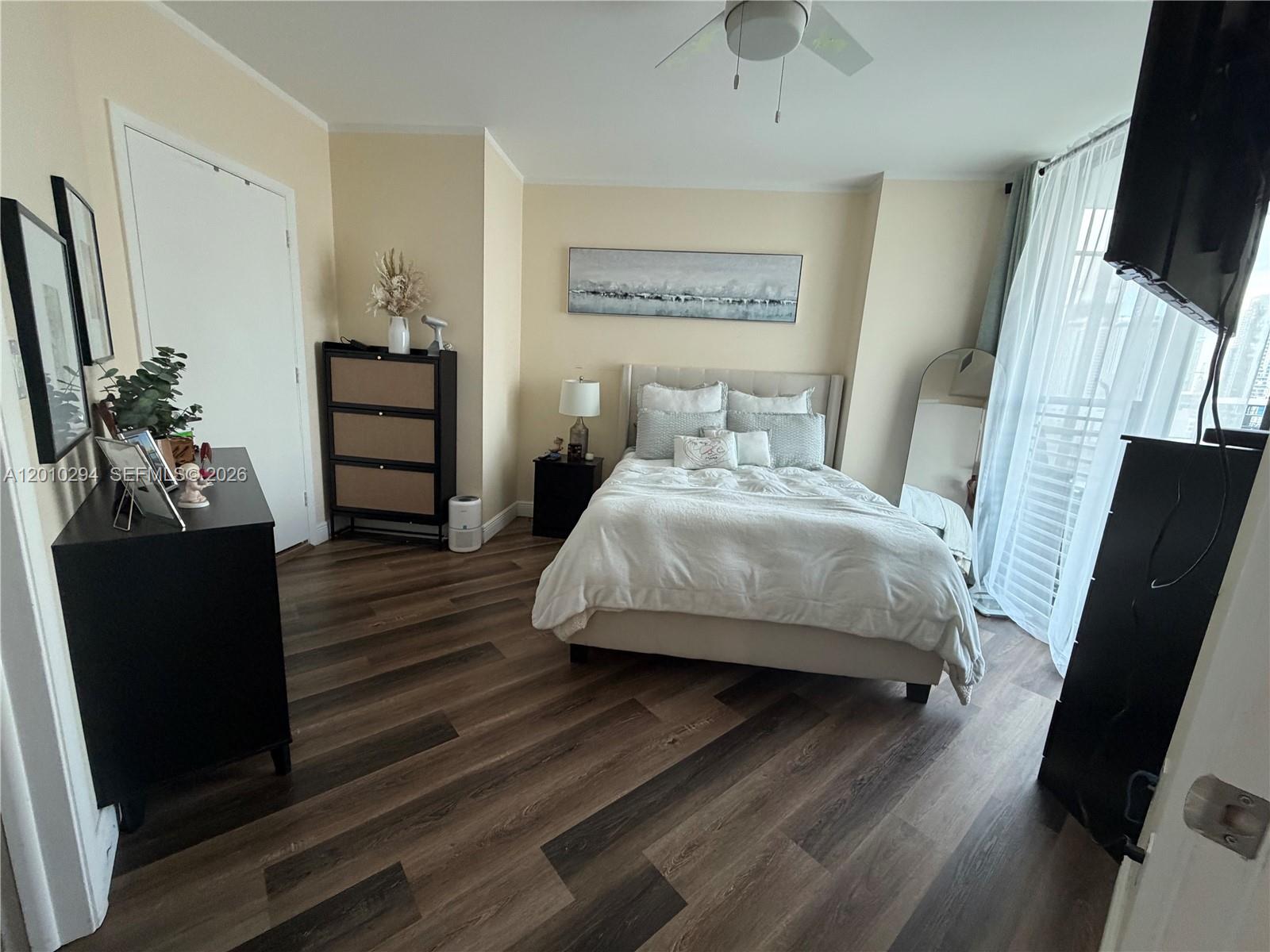 350 S Miami Ave #1503, Miami FL 33130