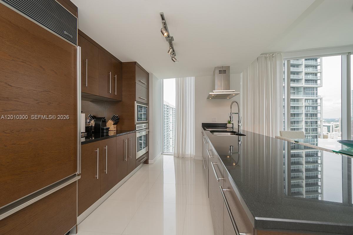 495 Brickell Ave #3710, Miami FL 33131