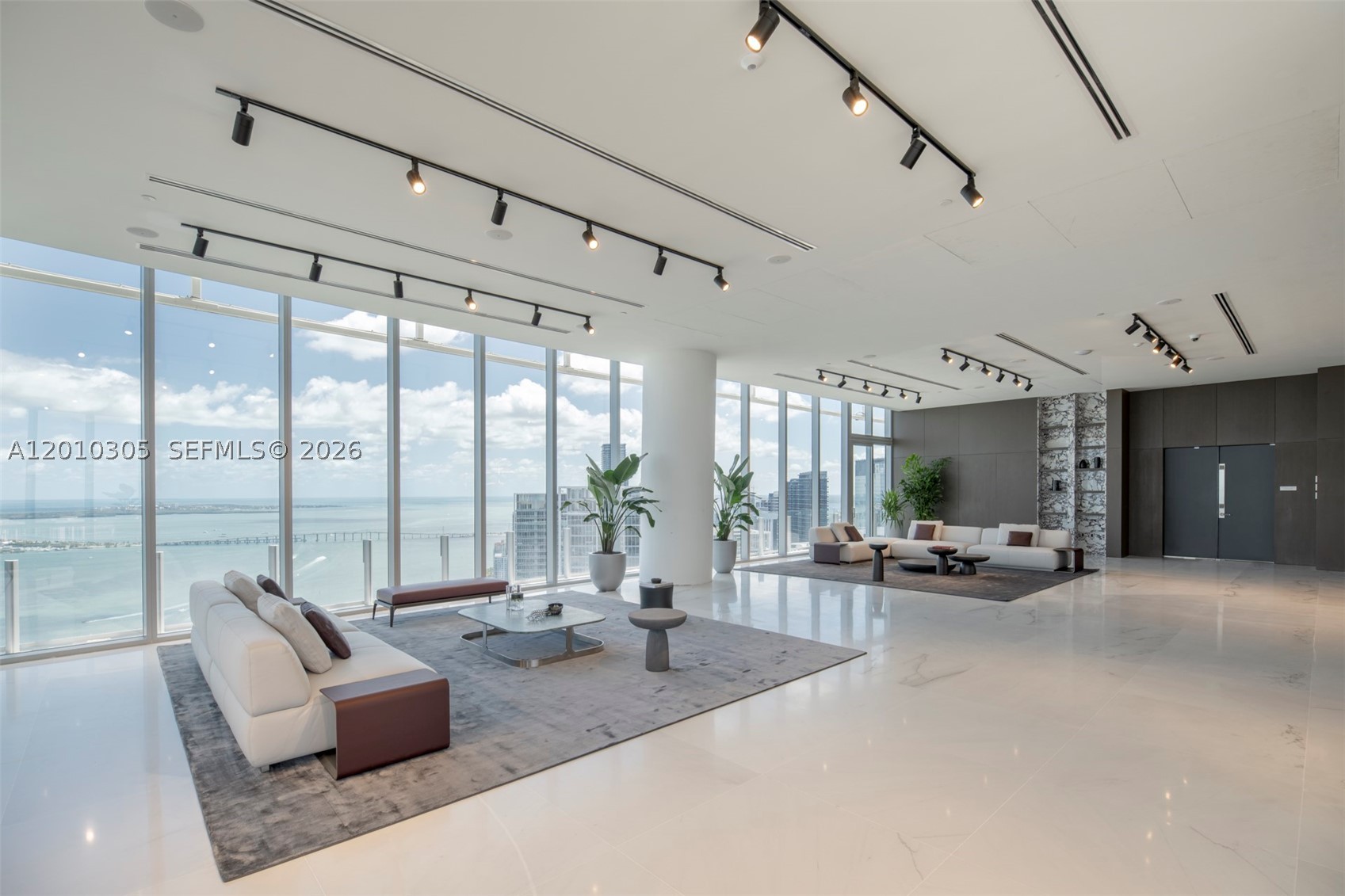 300 Biscayne Blvd Way #3503C, Miami FL 33131
