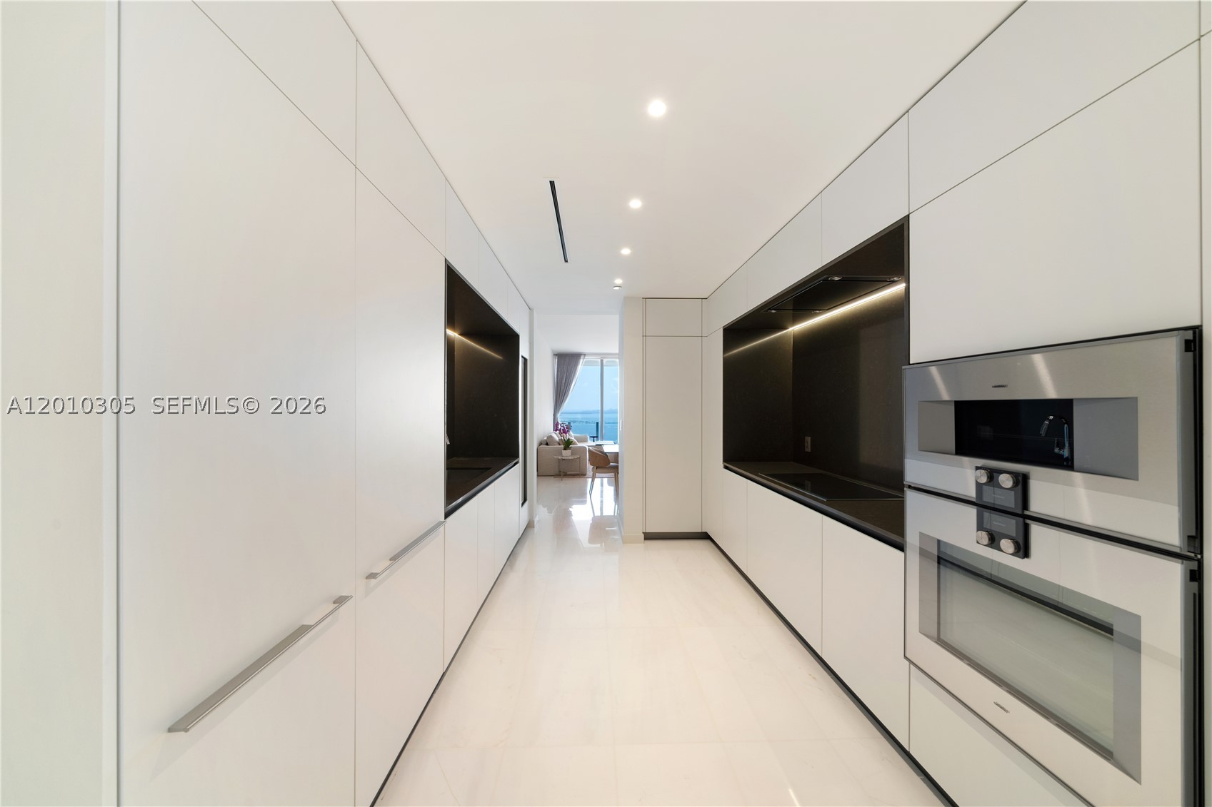 300 Biscayne Blvd Way #3503C, Miami FL 33131
