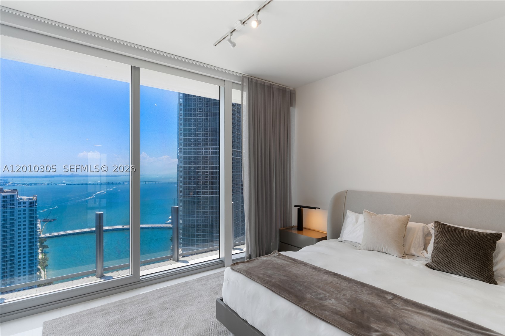300 Biscayne Blvd Way #3503C, Miami FL 33131