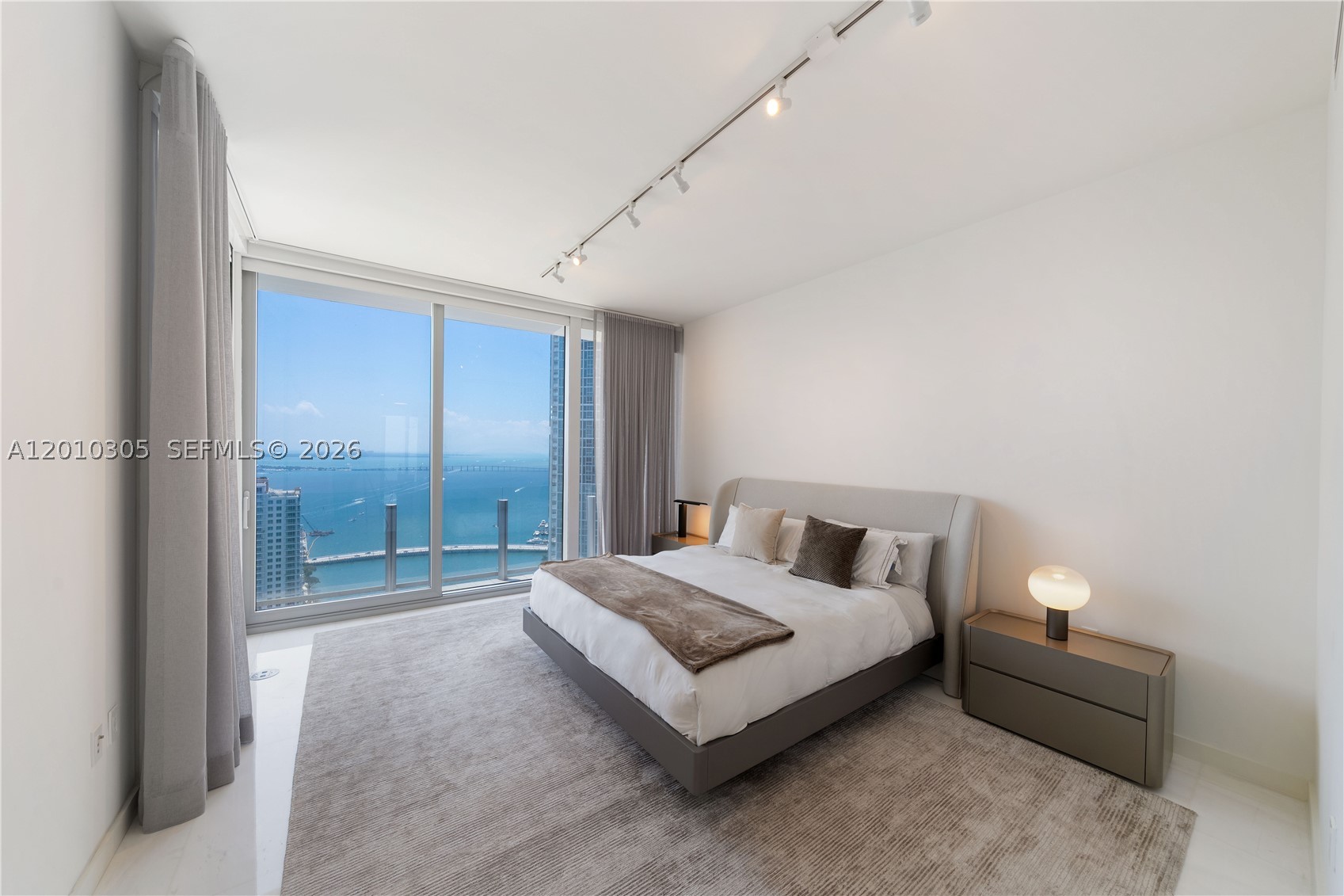 300 Biscayne Blvd Way #3503C, Miami FL 33131