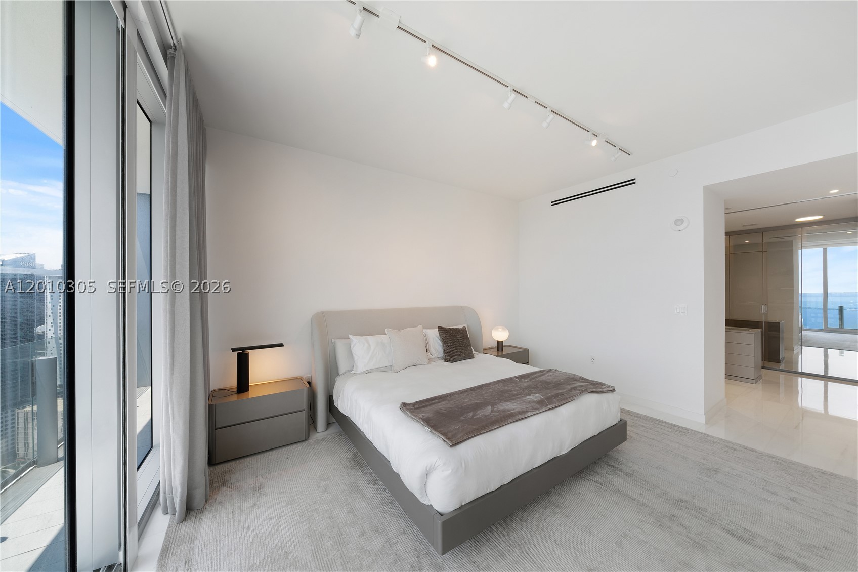 300 Biscayne Blvd Way #3503C, Miami FL 33131