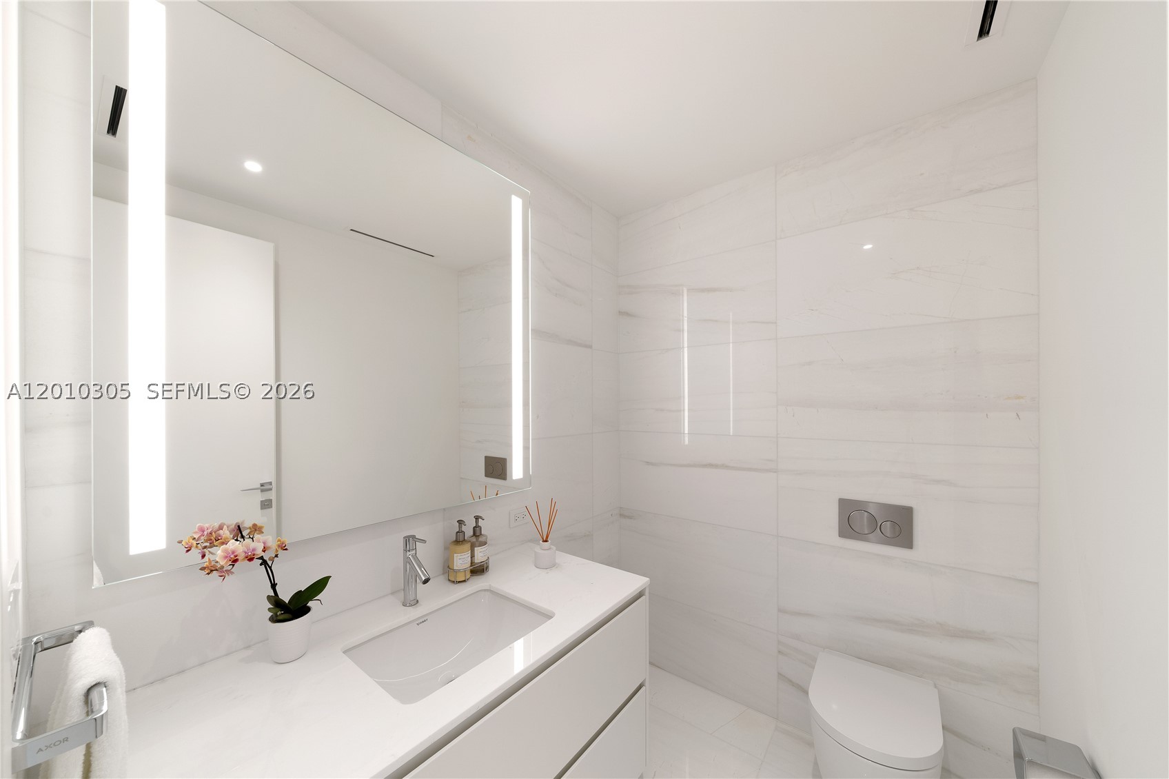 300 Biscayne Blvd Way #3503C, Miami FL 33131