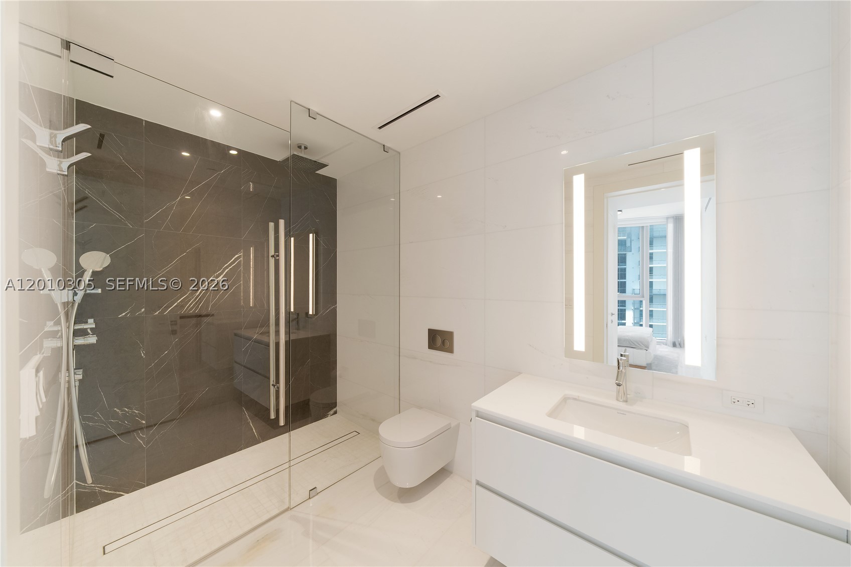 300 Biscayne Blvd Way #3503C, Miami FL 33131