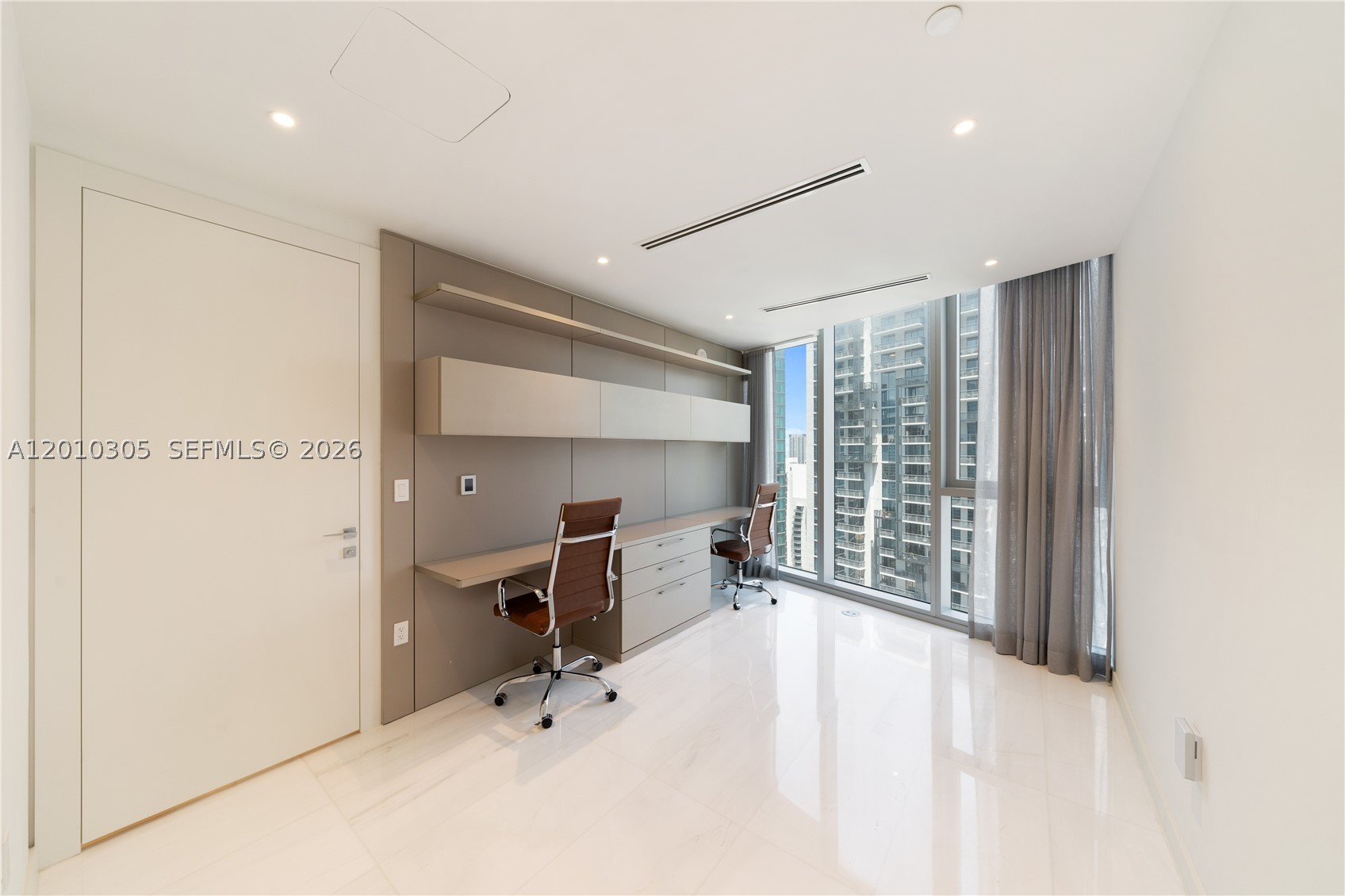 300 Biscayne Blvd Way #3503C, Miami FL 33131