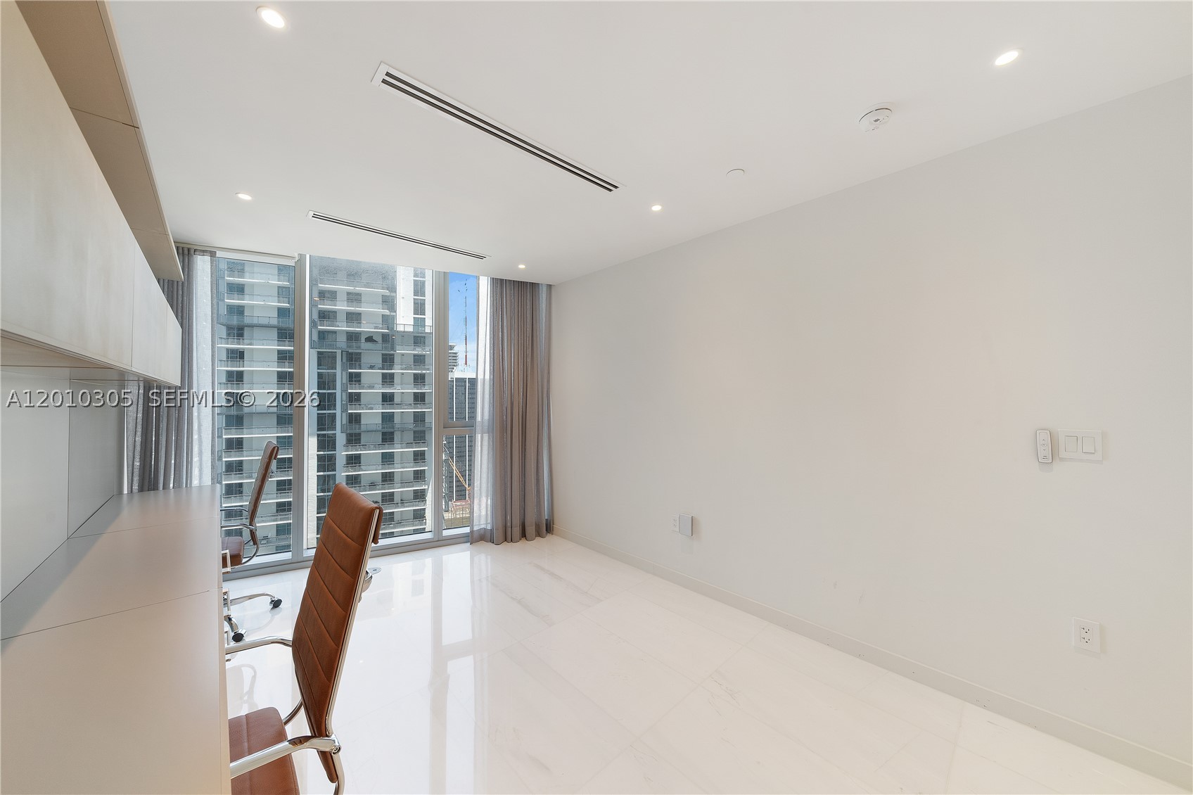 300 Biscayne Blvd Way #3503C, Miami FL 33131
