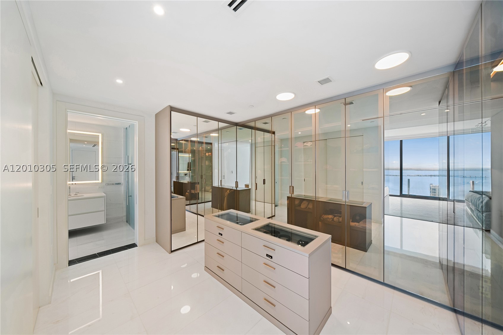 300 Biscayne Blvd Way #3503C, Miami FL 33131