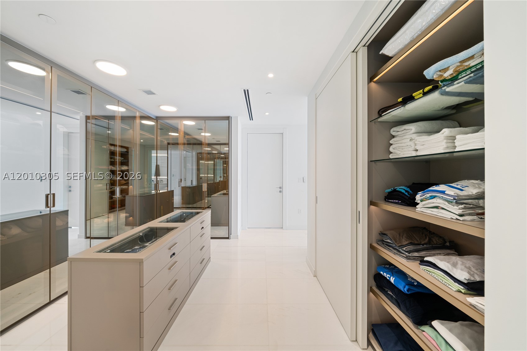 300 Biscayne Blvd Way #3503C, Miami FL 33131