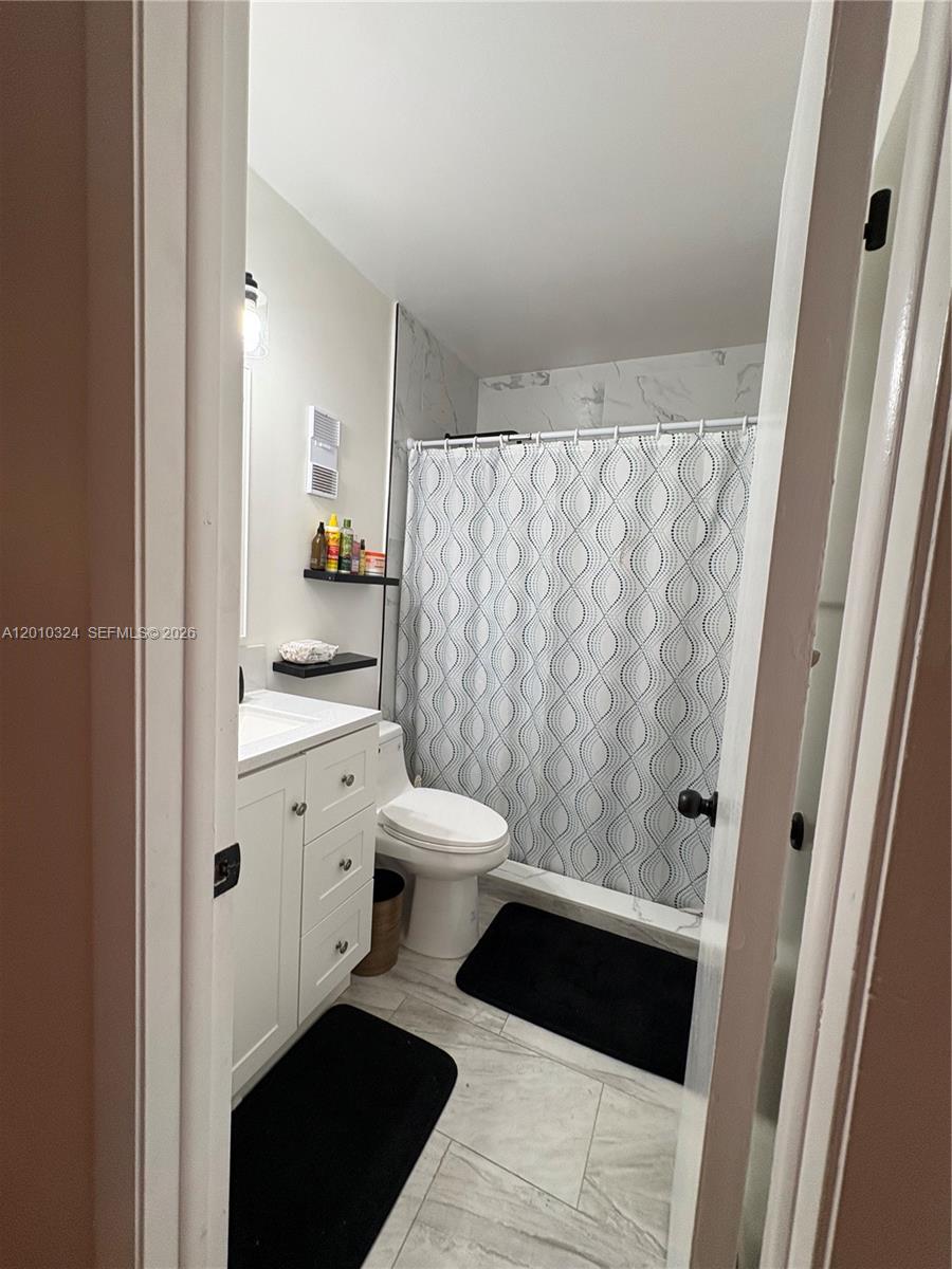 5424 Gate Lake Rd #5424, Tamarac FL 33319