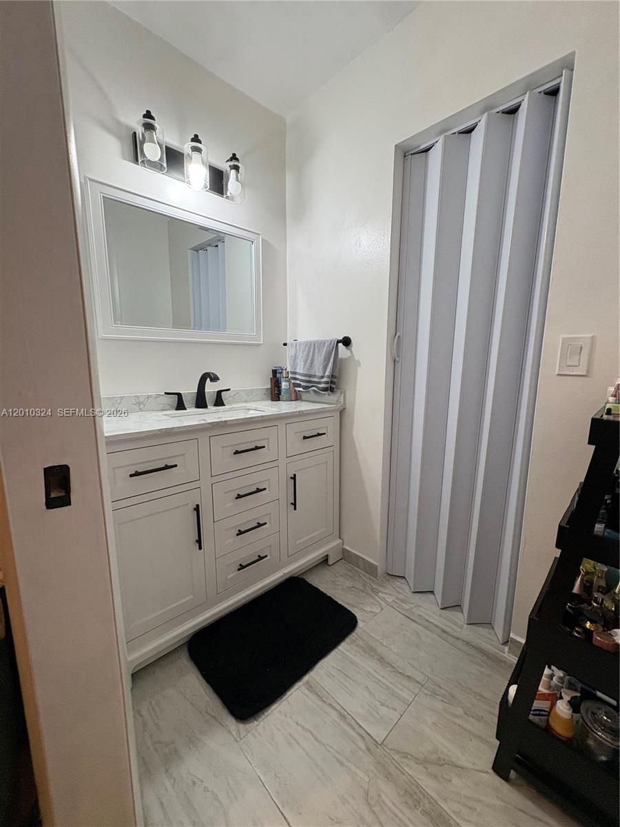 5424 Gate Lake Rd #5424, Tamarac FL 33319