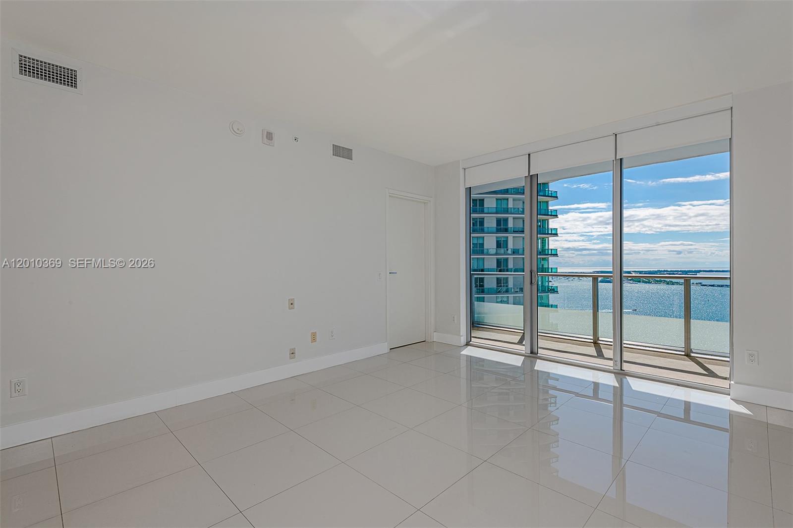 1300 Brickell Bay Dr #2808, Miami FL 33131