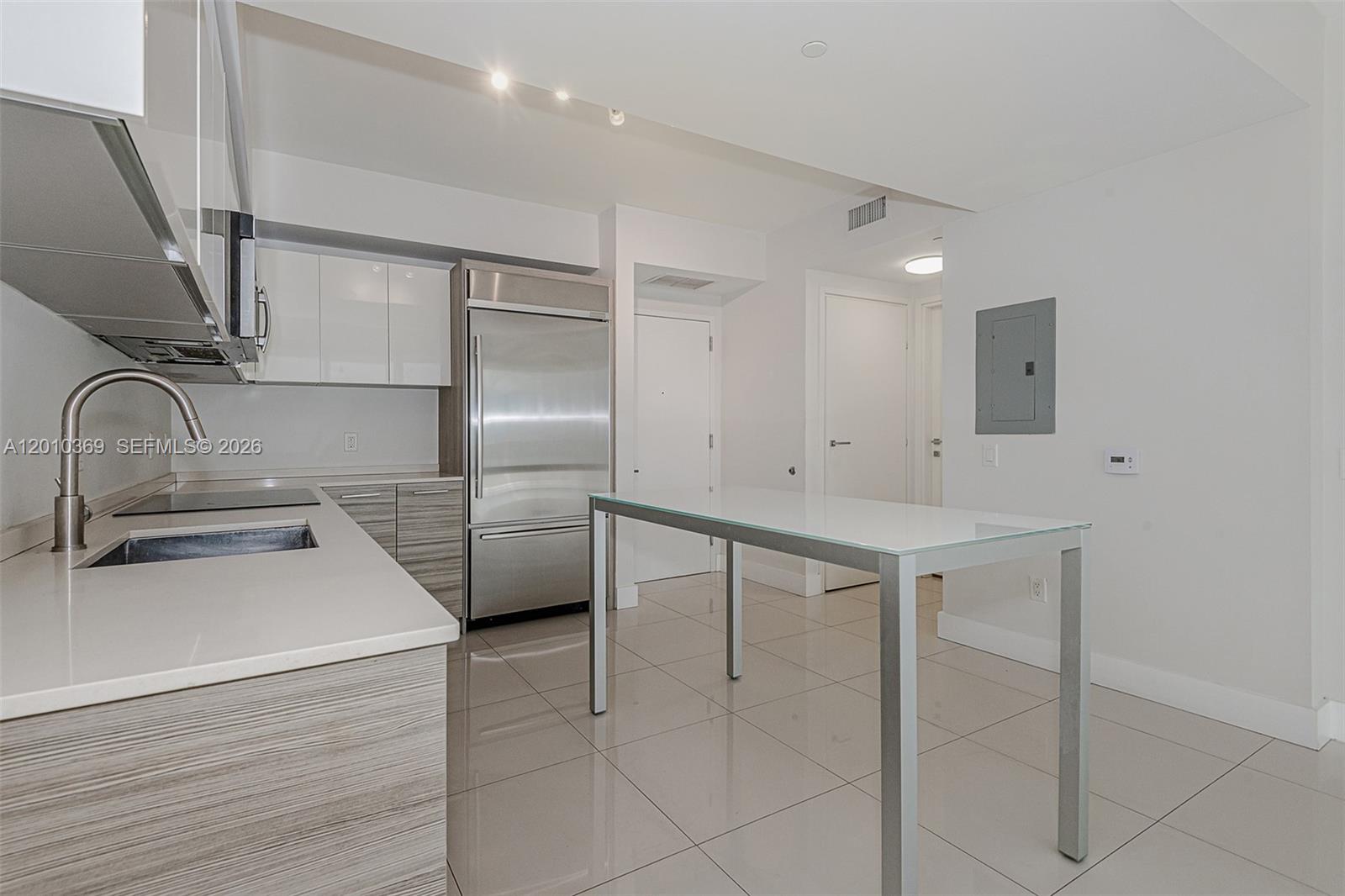 1300 Brickell Bay Dr #2808, Miami FL 33131