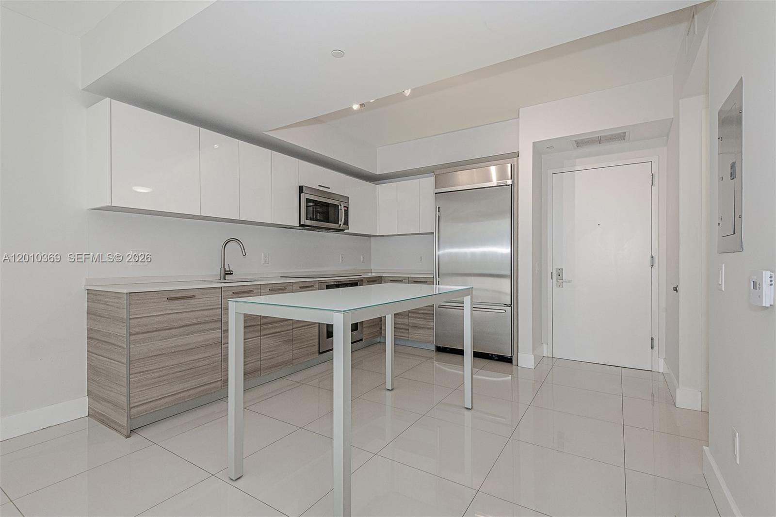 1300 Brickell Bay Dr #2808, Miami FL 33131