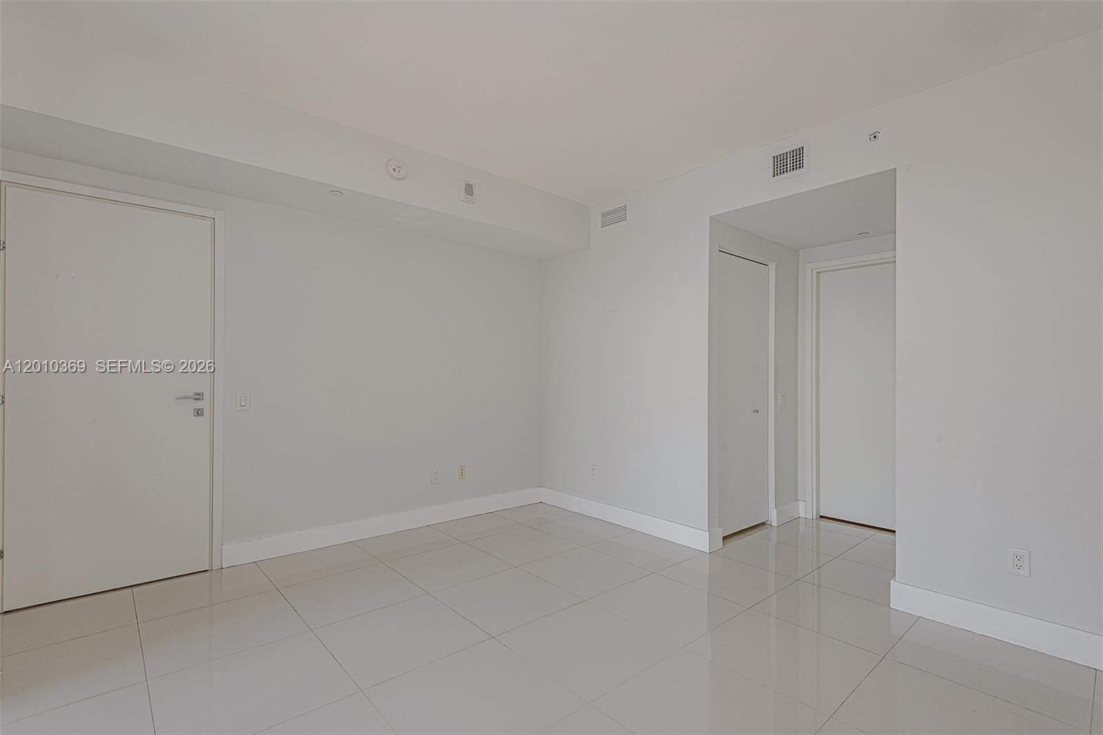 1300 Brickell Bay Dr #2808, Miami FL 33131